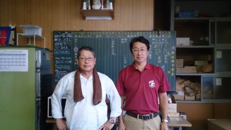 郡家梨果実部長の西尾さんと